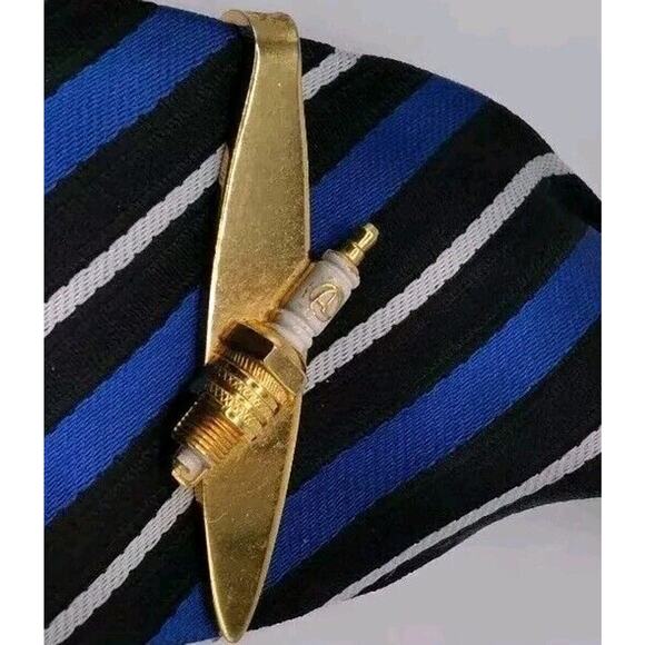 Speidel Tie Clip Vintage Spark Plug Goldtone Mechanics Signed USA Under 2 Inches - Picture 3 of 8